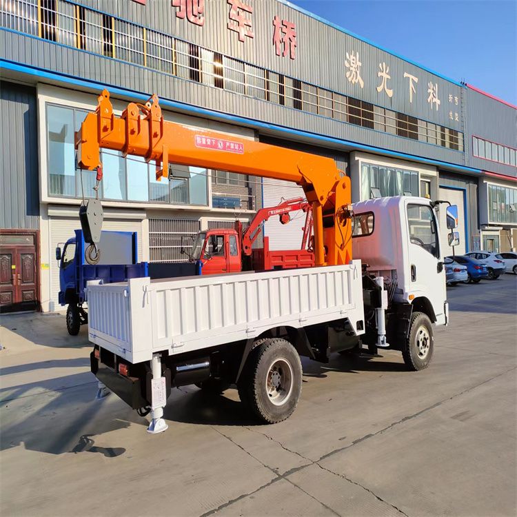 开平区三轮随车吊定制 农用改装机自备吊中瑞长期出售